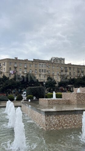 Продаётся 3-комн. вторичка 81 м², м. Ичеришехер, photo 1 from 19