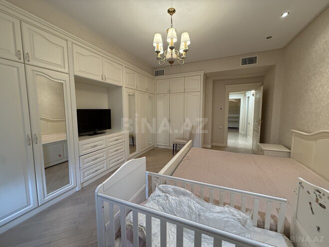 Продаётся 4-комн. новостройка 180 м², м. Низами, photo 15 from 32