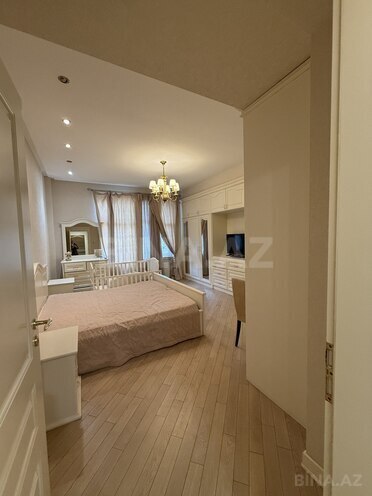 Продаётся 4-комн. новостройка 180 м², м. Низами, photo 1 from 32