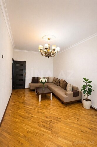 Продаётся 3-комн. вторичка 100 м², м. Нефтчиляр, photo 5 from 16