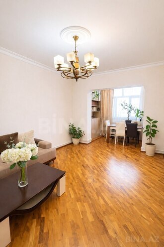 Продаётся 3-комн. вторичка 100 м², м. Нефтчиляр, photo 3 from 16