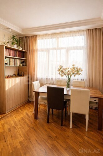 Продаётся 3-комн. вторичка 100 м², м. Нефтчиляр, photo 4 from 16