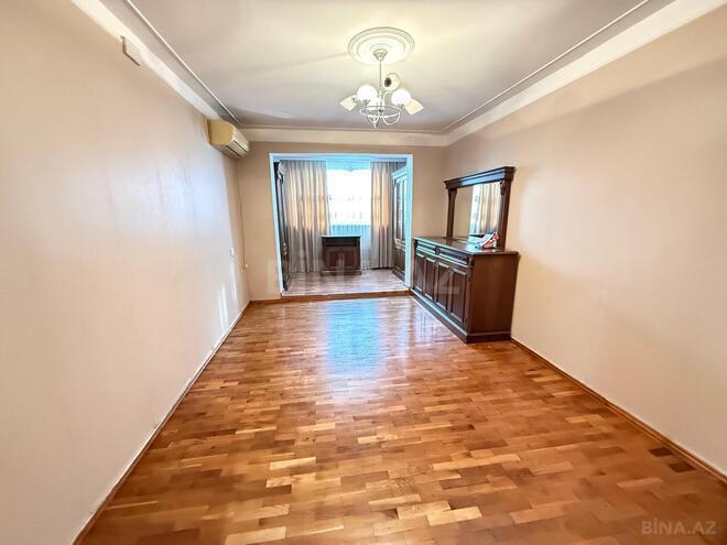 Satılır 2 otaqlı köhnə tikili 55 m², Xalqlar Dostluğu m., photo 1 from 13