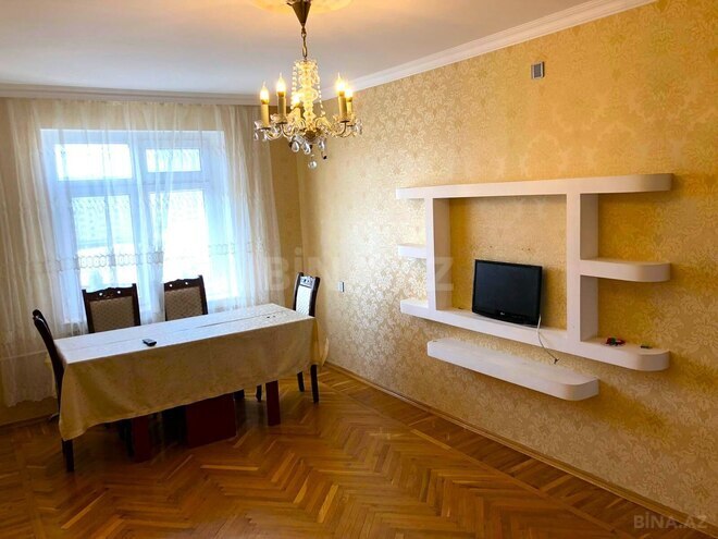 Продаётся 5-комн. вторичка 130 м², м. Халглар Достлугу, photo 1 from 20