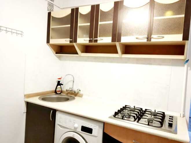 Satılır 2 otaqlı köhnə tikili 55 m², İnşaatçılar m., photo 7 from 8