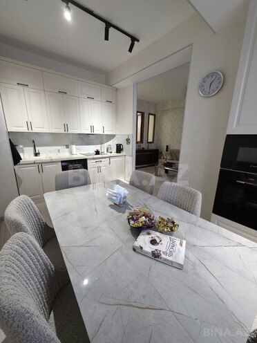 Satılır 2 otaqlı köhnə tikili 63 m², Bakıxanov q., photo 10 from 19
