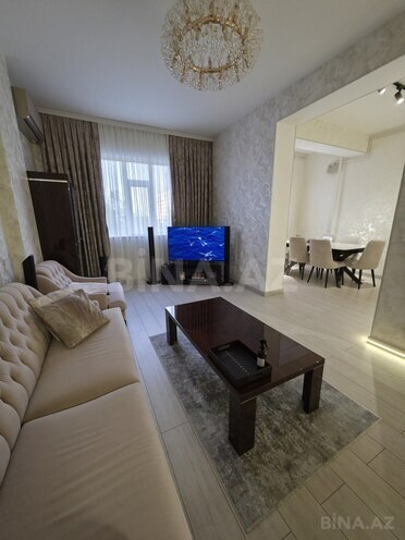 Satılır 2 otaqlı köhnə tikili 63 m², Bakıxanov q., photo 12 from 19