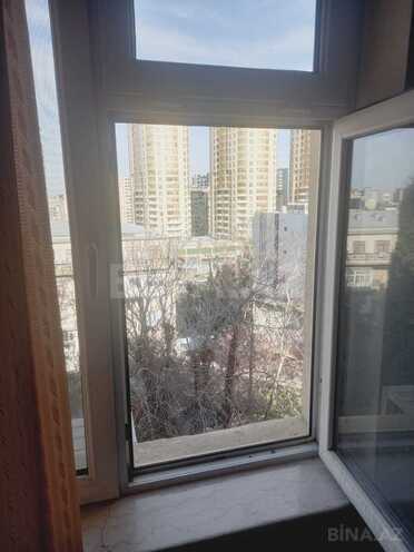 Продаётся 1-комн. вторичка 35 м², м. Низами, photo 1 from 9