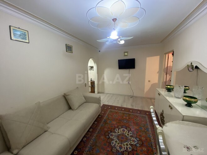 Satılır 2 otaqlı köhnə tikili 50 m², Qara Qarayev m., photo 5 from 13