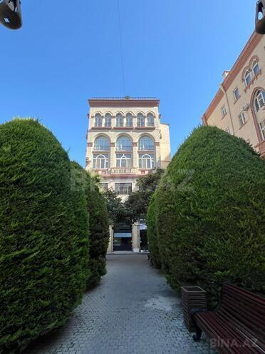 Satılır 2 otaqlı köhnə tikili 60 m², Nizami m., photo 1 from 14