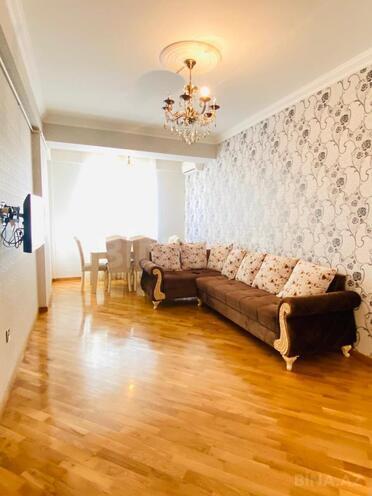 Сдаётся 2-комн. новостройка 70 м², м. Кара Караев, photo 3 from 12