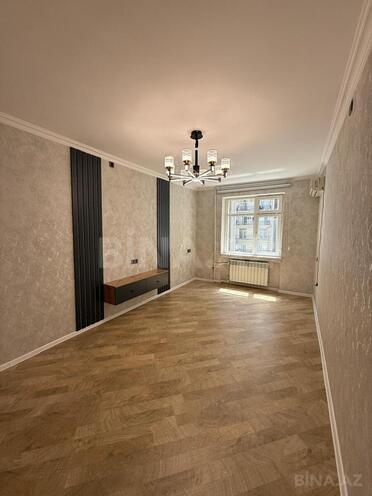 Продаётся 2-комн. вторичка 60 м², м. Ази Асланов, photo 3 from 17