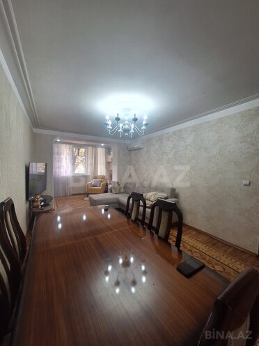 Satılır 2 otaqlı köhnə tikili 56 m², İnşaatçılar m., photo 1 from 32