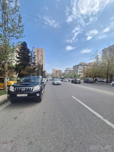 Satılır 2 otaqlı köhnə tikili 56 m², İnşaatçılar m., photo 29 from 32