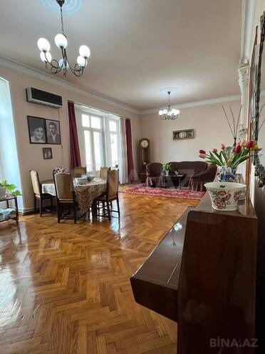 Satılır 5 otaqlı köhnə tikili 170 m², Sahil m., photo 9 from 28
