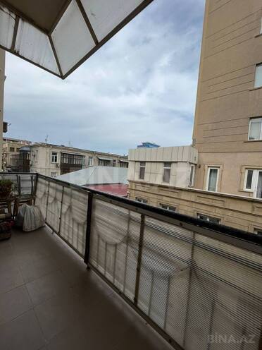 Satılır 5 otaqlı köhnə tikili 170 m², Sahil m., photo 18 from 28