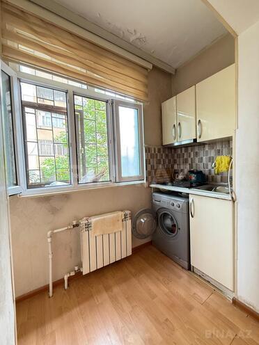 Satılır 2 otaqlı köhnə tikili 45 m², İnşaatçılar m., photo 4 from 14