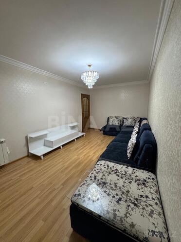 Сдаётся 4-комн. вторичка 85 м², м. Нефтчиляр, photo 1 from 25