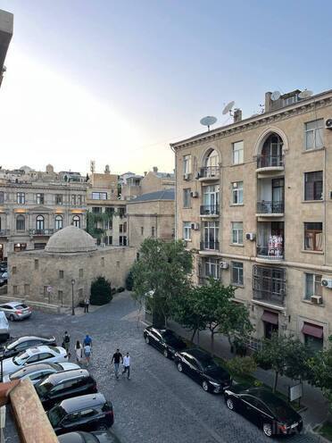 İcarəyə verilir 3 otaqlı köhnə tikili 125 m², İçəri Şəhər m., photo 1 from 14
