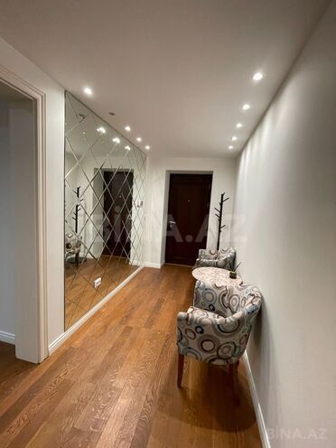İcarəyə verilir 4 otaqlı yeni tikili 190 m², 28 May m., photo 25 from 32