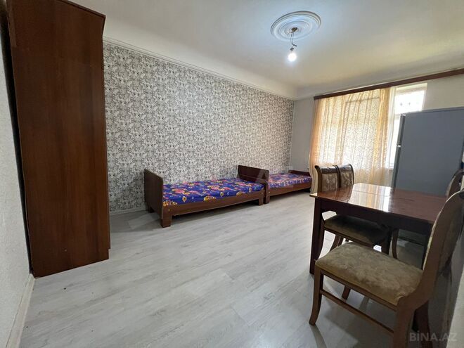 Сдаётся 2-комн. вторичка 40 м², м. Нефтчиляр, photo 1 from 7