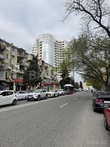 Продаётся 2-комн. вторичка 50 м², м. Элмляр Академиясы, photo 1 from 14