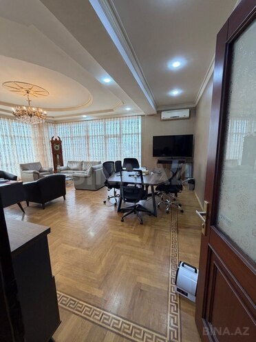 İcarəyə verilir 5 otaqlı ofis 280 m², 28 May m., photo 1 from 27