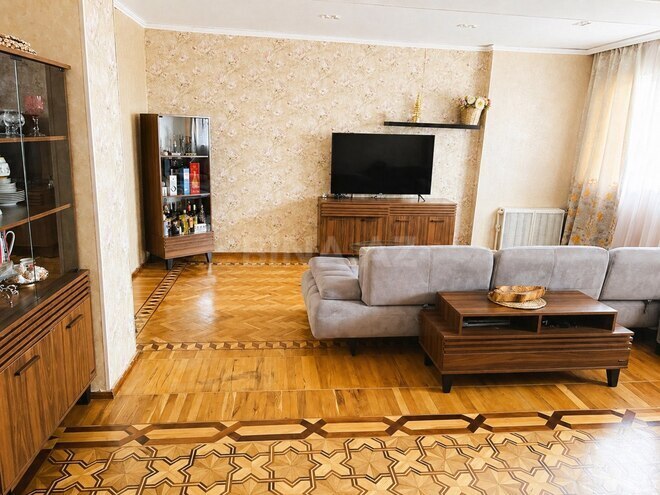 Satılır 4 otaqlı köhnə tikili 105 m², Memar Əcəmi m., photo 3 from 10