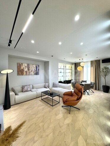 Продаётся 3-комн. новостройка 148 м², м. 8 ноября, photo 1 from 18