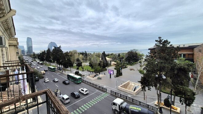 Satılır 4 otaqlı köhnə tikili 170 m², Sahil m., photo 3 from 20