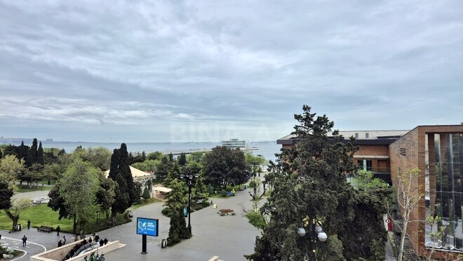 Satılır 4 otaqlı köhnə tikili 170 m², Sahil m., photo 11 from 20