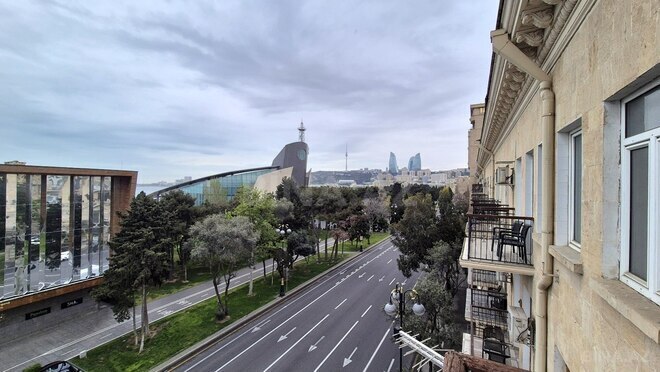 Satılır 4 otaqlı köhnə tikili 170 m², Sahil m., photo 16 from 20