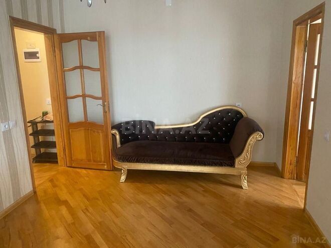Satılır 2 otaqlı köhnə tikili 45 m², Elmlər Akademiyası m., photo 1 from 11