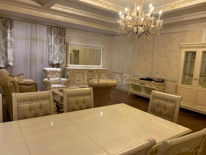 Сдаётся 4-комн. новостройка 180 м², м. Низами, photo 1 from 12