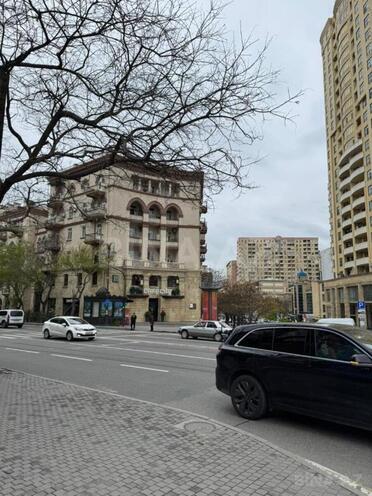 Satılır 3 otaqlı köhnə tikili 90 m², Nizami m., photo 1 from 23