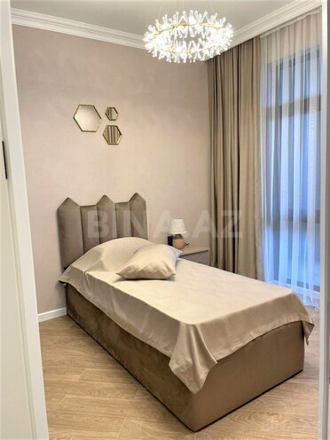 Сдаётся 3-комн. новостройка 120 м², м. Низами, photo 10 from 24