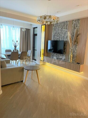 Сдаётся 3-комн. новостройка 120 м², м. Низами, photo 1 from 24