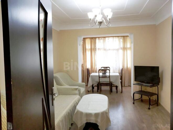Продаётся 2-комн. вторичка 45 м², м. Иншаатчылар, photo 1 from 9