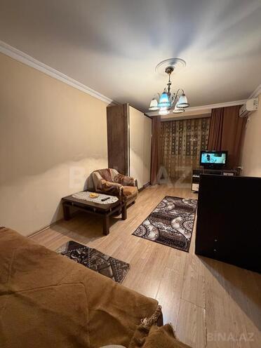 Сдаётся 1-комн. вторичка 35 м², м. Ази Асланов, photo 1 from 9