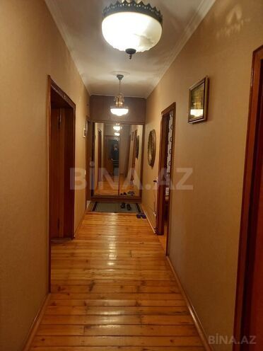 Продаётся 5-комн. вторичка 110 м², м. Кара Караев, photo 9 from 10