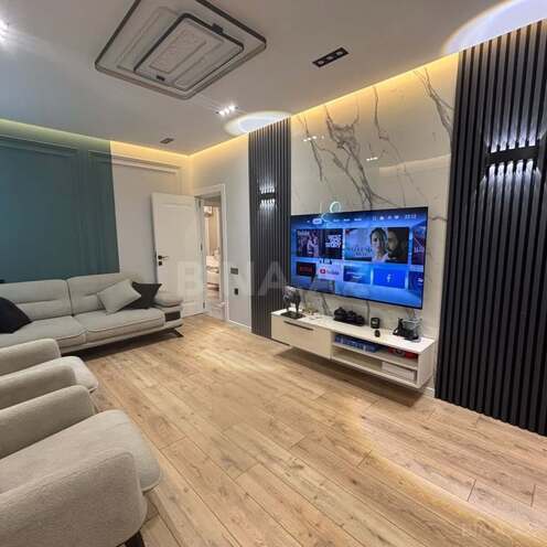 Satılır 5 otaqlı köhnə tikili 110 m², Yeni Yasamal q., photo 1 from 12
