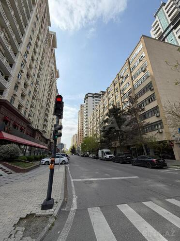 Satılır 4 otaqlı köhnə tikili 110 m², Elmlər Akademiyası m., photo 3 from 30