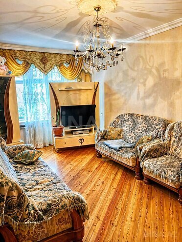 Продаётся 3-комн. вторичка 85 м², Хатаинский р., photo 1 from 9