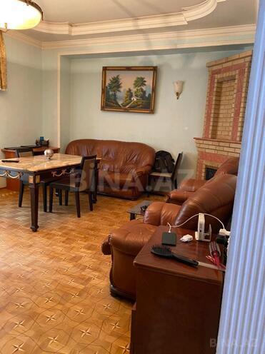 Продаётся 3-комн. вторичка 70 м², м. 28 мая, photo 1 from 10