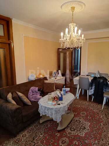 Satılır 2 otaqlı köhnə tikili 65 m², İnşaatçılar m., photo 9 from 16