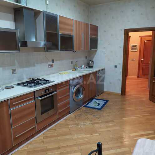 Сдаётся 3-комн. новостройка 130 м², м. Элмляр Академиясы, photo 17 from 19