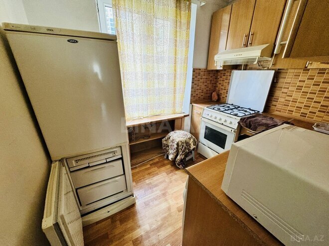 Satılır 3 otaqlı köhnə tikili 78 m², İnşaatçılar m., photo 10 from 13