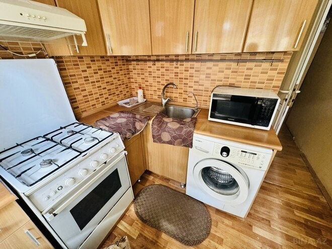 Satılır 3 otaqlı köhnə tikili 78 m², İnşaatçılar m., photo 11 from 13
