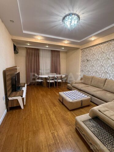 İcarəyə verilir 3 otaqlı yeni tikili 115 m², 28 May m., photo 1 from 17