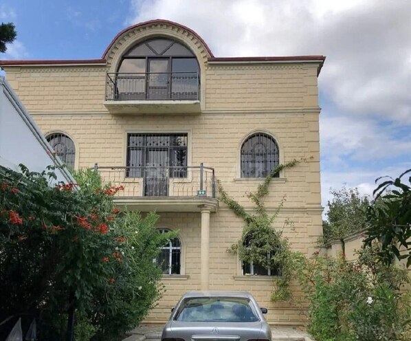 Продаётся 5-комн. дом/дача 313 м², пос. Ени Романы, photo 1 from 17
